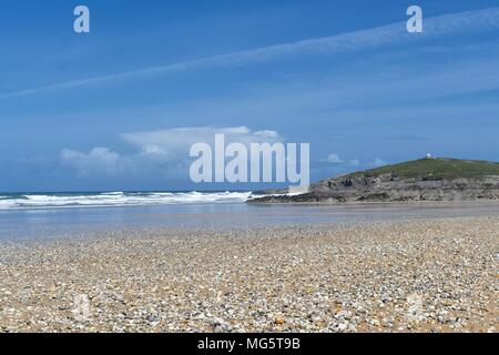 Wellen auf den Fistral Beach in Newquay Stockfoto