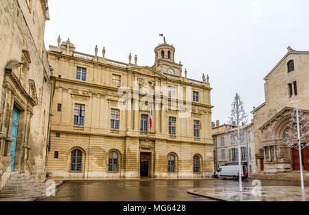 Hotel de Ville (Rathaus) von Arles - Frankreich, Provence-Alpes-Kinderbett Stockfoto