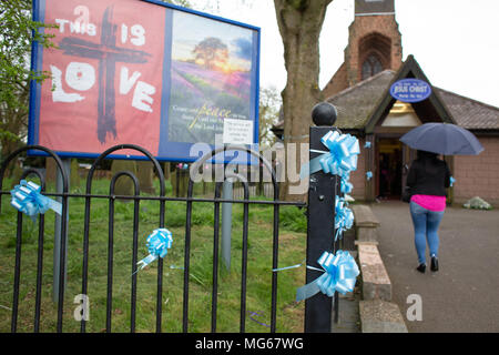 Die Beerdigung von acht Jahre alt Mylee Billingham im St James Parish Church, Brownhills, Walsall, Großbritannien abgehalten. Stockfoto