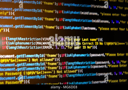 Desktop Quellcode und abstrakte Technologie Hintergrund-, Entwickler- und Programmierung mit Coding, Computer Viren und Malware attack. Stockfoto