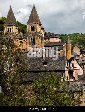 Abteikirche von Saint Foy in Conques mittelalterliche Stadt, Frankreich Stockfoto