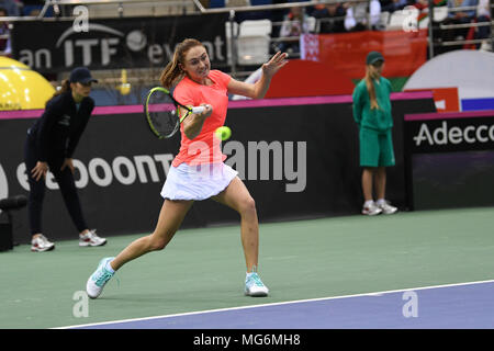 Minsk, Weißrussland. 21. April 2018. Aliaksandra Sasnovich (BLR) während einer FedCup gegen Jana Cepelova (SVK) an Chizhovka Arena in Minsk, Belarus gespielt wird Stockfoto