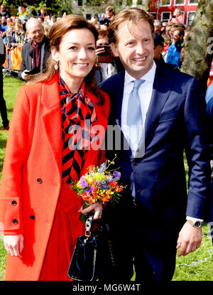 Groningen, Niederlande. 27 Apr, 2018. Prinz Floris und Prinzessin Aimée Van Vollenhoven in Groningen, am 27. April 2018, den Koningsdag (Kingsday) Feier, die Könige geburtstag Credit: Albert Nieboer/Niederlande/Point de Vue, - KEINE LEITUNG SERVICE-Credit: Albert Nieboer/RoyalPress/dpa/Alamy Leben Nachrichten zu besuchen Stockfoto