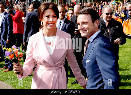 Groningen, Niederlande. 27 Apr, 2018. Prinz Maurits und Prinzessin Marilène Van Vollenhoven in Groningen, am 27. April 2018, den Koningsdag (Kingsday) Feier, die Könige geburtstag Credit: Albert Nieboer/Niederlande/Point de Vue, - KEINE LEITUNG SERVICE-Credit: Albert Nieboer/RoyalPress/dpa/Alamy Leben Nachrichten zu besuchen Stockfoto