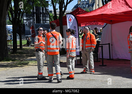 Paris, Frankreich. 27 Apr, 2018. Katar Fluglinie Paris, Paris E-Prix 2018, E-Dorf, Paris, Frankreich, Europa Quelle: Claude Bache/Alamy leben Nachrichten Stockfoto