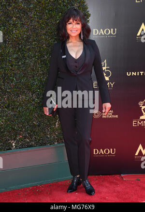 Pasadena, CA, USA. 27 Apr, 2018. 27. April 2018-Pasadena, Kalifornien - Victoria Rowell. 45. jährlichen Tagsüber Creative Arts Emmys ausgezeichnet gehalten an Pasadena Civic Center. Photo Credit: Birdie Thompson/AdMedia Credit: Birdie Thompson/AdMedia/ZUMA Draht/Alamy leben Nachrichten Stockfoto