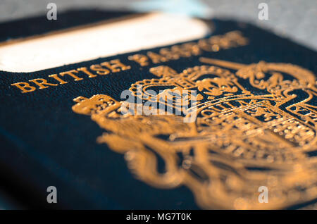 Abgelaufen britischen Paß mit blauer Abdeckung Stockfoto