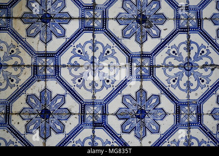 Azulejos, Portugiesisch enamaled Fliesen, Lissabon, Portugal Stockfoto