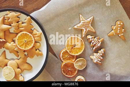 Weihnachten Honig Kekse mit Orange Stockfoto