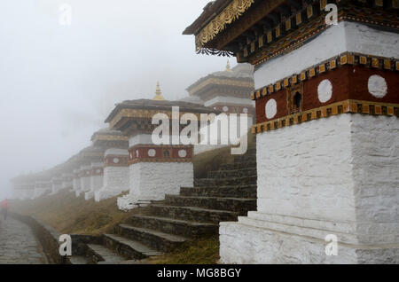 108 Stupas, zum Dochu La, Bhutan Stockfoto