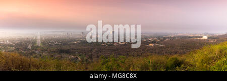 Blick auf die Skyline und Islamabad Islamabad Stadt von Daman-e-Koh Stockfoto