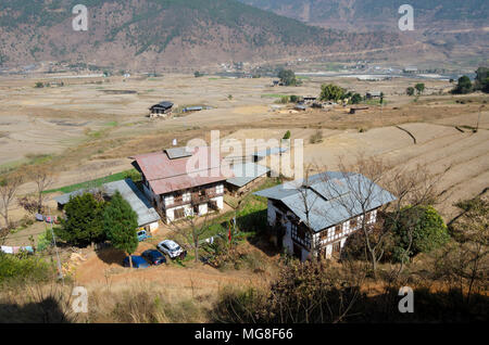 Häuser des Dorfes und terrassierten Feldern, Sopsokha, Bhutan Stockfoto