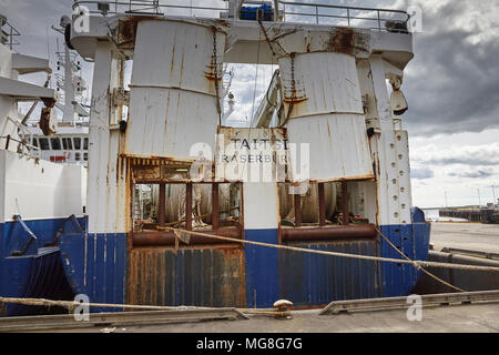 Stern der pelagischen Trawler TAITS 11 in Fraserburgh, die schleppnetzfischerei Gang und Netze Stockfoto