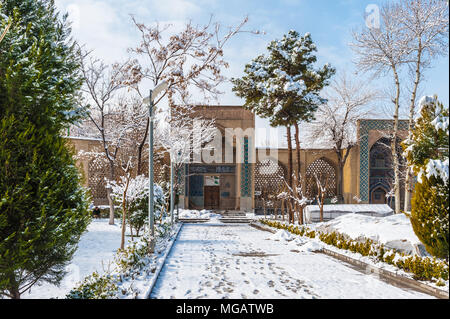 Garten der Chehel Sotoun (Vierzig Säulen Palast), Isfahan, Iran. Weltkulturerbe der UNESCO Stockfoto