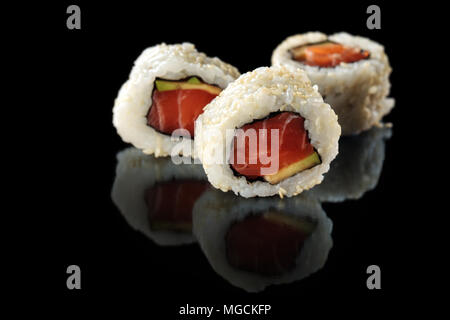 Frisches Sushi rollen. Stockfoto