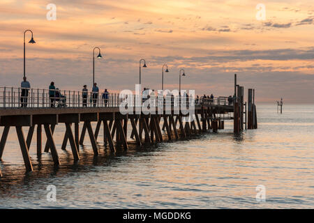 Die ikonischen Glenelg Jetty in Glenelg, South Australia am 20. August 2009 Stockfoto