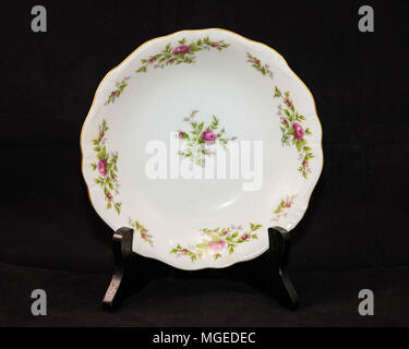 Eine Hand gemalte Rose pattern China große Schüssel Stockfoto