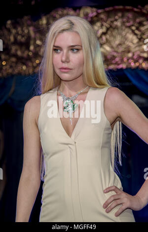 London, UK, 27. April 2018. Pauline Wong ist ein Schmuck der Lebensstil mit Freunden präsentiert auf der internationalen Designer Nacht Show & influencers Partei - Modenschau am 27. April 2018 im Cafe de Paris in London. Credit: Siehe Li/Alamy leben Nachrichten Stockfoto