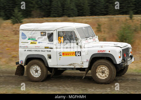 Kielder Forest, Northumberland, Großbritannien, 28. April 2018. Rallye Fahrer konkurrieren in der Pirelli internationale Rallye und der zweiten Runde der Prestone World Rally Championship. (Spezielle Phase 1 - Pundershaw 1). Andrew Cheal/Alamy leben Nachrichten Stockfoto