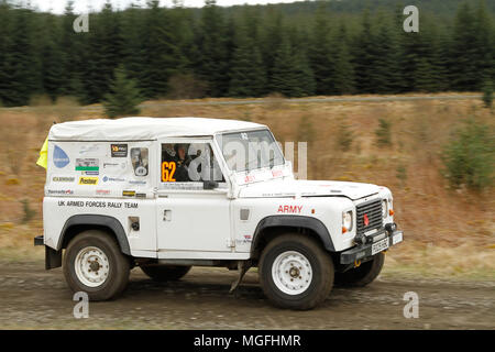 Kielder Forest, Northumberland, Großbritannien, 28. April 2018. Rallye Fahrer konkurrieren in der Pirelli internationale Rallye und der zweiten Runde der Prestone World Rally Championship. (Spezielle Phase 1 - Pundershaw 1). Andrew Cheal/Alamy leben Nachrichten Stockfoto