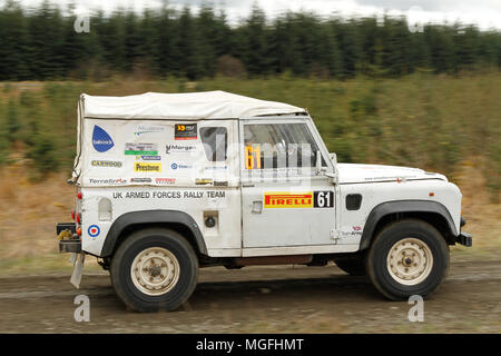 Kielder Forest, Northumberland, Großbritannien, 28. April 2018. Rallye Fahrer konkurrieren in der Pirelli internationale Rallye und der zweiten Runde der Prestone World Rally Championship. (Spezielle Phase 1 - Pundershaw 1). Andrew Cheal/Alamy leben Nachrichten Stockfoto