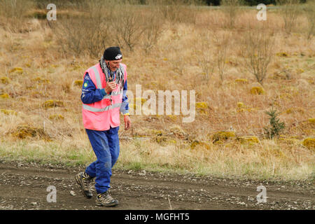 Kielder Forest, Northumberland, Großbritannien, 28. April 2018. Rallye Fahrer konkurrieren in der Pirelli internationale Rallye und der zweiten Runde der Prestone World Rally Championship. (Spezielle Phase 1 - Pundershaw 1). Andrew Cheal/Alamy leben Nachrichten Stockfoto