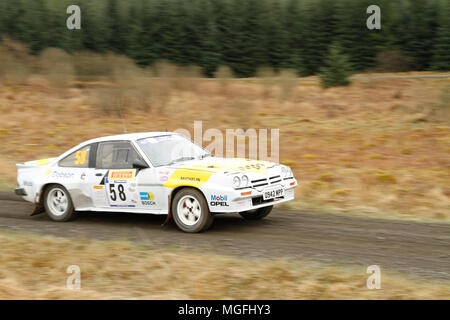 Kielder Forest, Northumberland, Großbritannien, 28. April 2018. Rallye Fahrer konkurrieren in der Pirelli internationale Rallye und der FUCHS Schmiermittel MSA British historischen Rally Championship. (Spezielle Phase 1 - Pundershaw 1). Andrew Cheal/Alamy leben Nachrichten Stockfoto