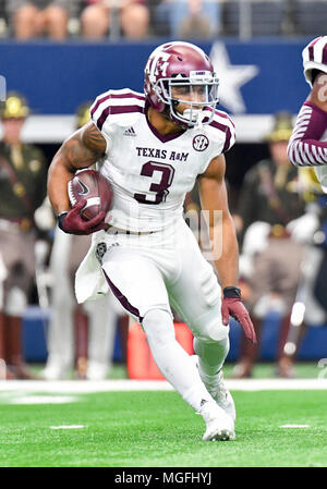 September 23, 2017: Texas A&M Aggies wide receiver Christian Kirk #3 im Südwesten Classic NCAA Football Spiel zwischen der Texas A&M Aggies und der Universität von Arkansas Razorbacks #47 in der zweiten Runde der NFL Draft von den Arizona Cardinals bei AT&T Stadium in Arlington, TX Texas besiegte Arkansas 50-43 Albert Pena/CSM Stockfoto