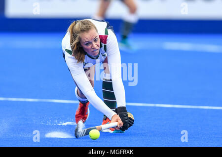 London, Großbritannien. 28 Apr, 2018. Giselle Ansley von Surbiton in Aktion während der IWHL Halbfinale 1 zwischen Surbiton (1 St) v Buckingham (4.) Der 2018 England Hockey League Finale am Samstag, den 28. April 2018. London, England. Credit: Taka Wu/Alamy Live News Credit: Taka Wu/Alamy leben Nachrichten Stockfoto