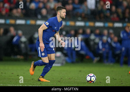 Swansea, Großbritannien. . 28 Apr, 2018. Gary Cahill von Chelsea. Premier League match, Swansea City v Chelsea in der Liberty Stadium in Swansea, Südwales am Samstag, 28. April 2018. Dieses Bild dürfen nur für redaktionelle Zwecke verwendet werden. Nur die redaktionelle Nutzung, eine Lizenz für die gewerbliche Nutzung erforderlich. Keine Verwendung in Wetten, Spiele oder einer einzelnen Verein/Liga/player Publikationen. pic von Andrew Obstgarten/Andrew Orchard sport Fotografie/Alamy Live news Credit: Andrew Orchard sport Fotografie/Alamy leben Nachrichten Stockfoto