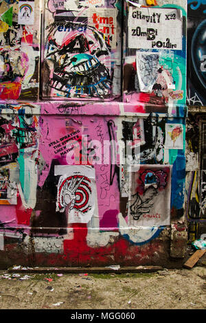 London Street Art, Farbe und Kunst auf den Straßen von London, versteckten Ecken. Stockfoto