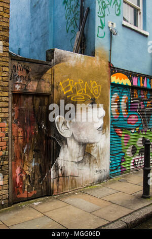 London Street Art, Farbe und Kunst auf den Straßen von London, versteckten Ecken. Stockfoto