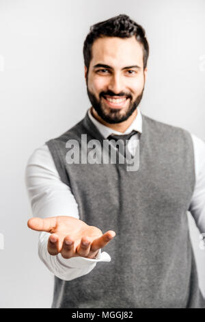 Mann hält Raum Stockfoto
