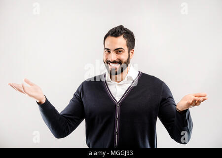 Bärtiger Mann auf Weiß Stockfoto