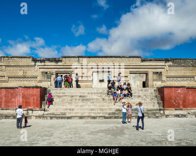 Mitla, Oaxaca, Mexiko, Südamerika: [Maya Ruinen, Zapotekisch archäologische Stätte, Stadt, Kirche] Stockfoto