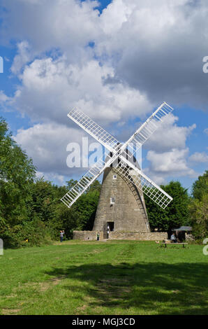 Bradwell Mühle ist eine von Milton Keynes' markantesten historischen historischen Funktionen; 1817 baute es sowohl Mehl- und Futtermittel gefräst. Stockfoto