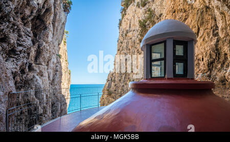 Montagna Spaccata Heiligtum in Gaeta, Provinz Latina in der italienischen Region Latium. Stockfoto