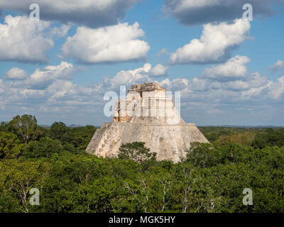 Die Große Pyramide von Magier in Uxmal Ausgrabungsstätte, Reiseziel, indische Aztec Mayan Zapotec Stockfoto