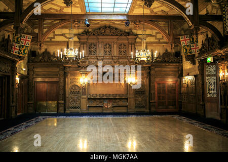 Sehr alte Burg Limousine Stockfoto