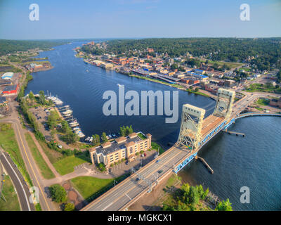 Houghton und Es ist Lift Bridge und in der Oberen Halbinsel von Michigan gelegen Stockfoto