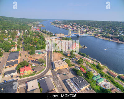 Houghton und Es ist Lift Bridge und in der Oberen Halbinsel von Michigan gelegen Stockfoto