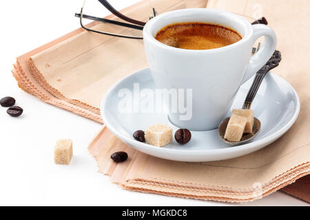 Kaffee und Zeitung. Stockfoto