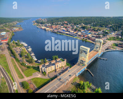 Houghton und Es ist Lift Bridge und in der Oberen Halbinsel von Michigan gelegen Stockfoto