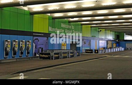 Der internationale Flughafen Manchester Dropoff Zone Stockfoto