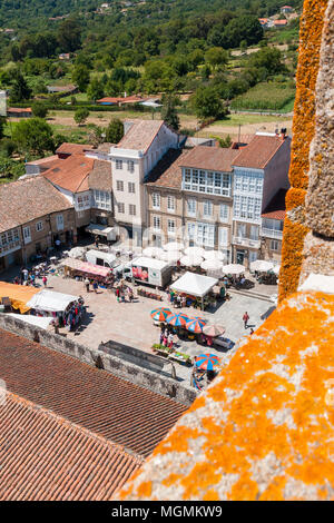 Plaza Mayor Vista desde La Torre de Las Campanas del Monasterio de San Salvador. Celanova. Ourense. Galizien. España Stockfoto