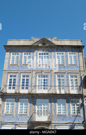 Historischen Zentrum Fassaden mit keramischen Fliesen in Portugal Braga machen der Vergangenheit famylies, wie man dort lebt. Stockfoto