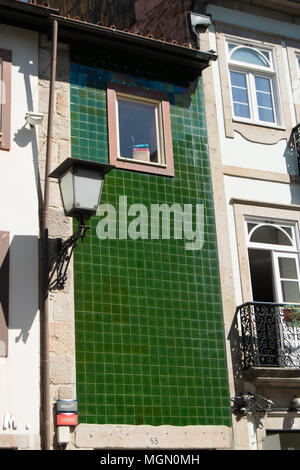 Historischen Zentrum Fassaden mit keramischen Fliesen in Portugal Braga machen der Vergangenheit famylies, wie man dort lebt. Stockfoto