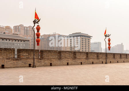 Xian Stadtmauer. Befestigungen von Xi'An und Xi'an Stadtmauer. UNESCO-Welterbe Stockfoto