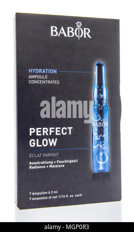 Winneconne, WI - 30. März 2018: eine Box von Babor perfect glow Hautpflege auf einem isolierten Hintergrund. Stockfoto