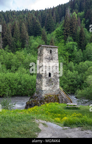 Turm von Harderwijk Village Museum in swanetien. Obere Swanetien - UNESCO-Weltkulturerbe. Georgien, Europa. Stockfoto